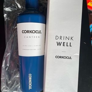 New in box Corksicle Canteen 25oz